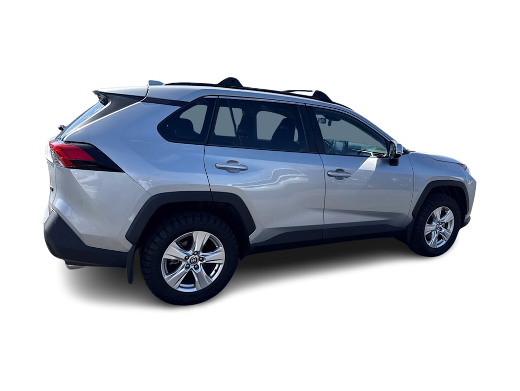 Thumbnail: 2021 Toyota RAV4 - 15