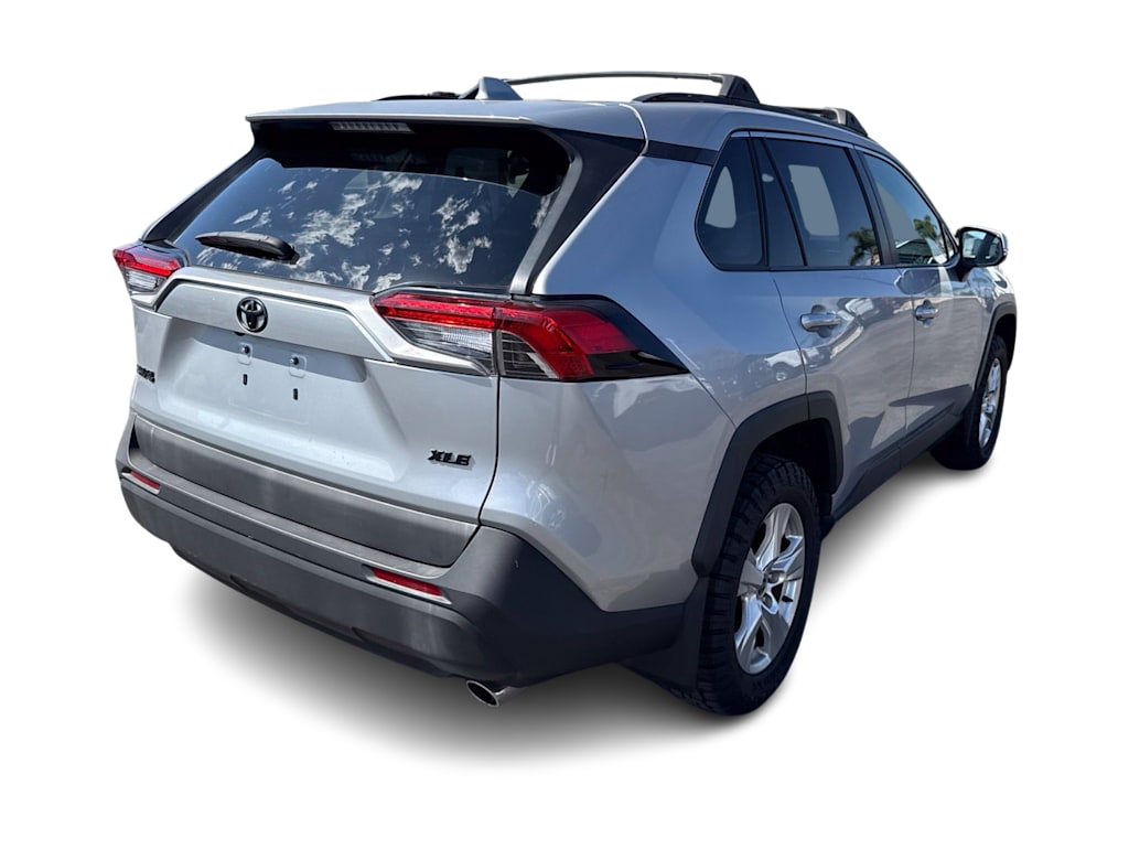 Thumbnail: 2021 Toyota RAV4 - 16