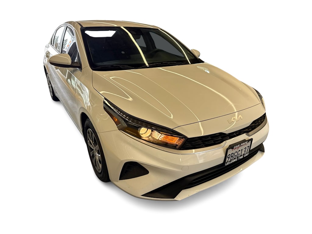 Thumbnail: 2022 Kia Forte - 13