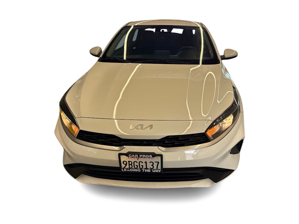 Thumbnail: 2022 Kia Forte - 10