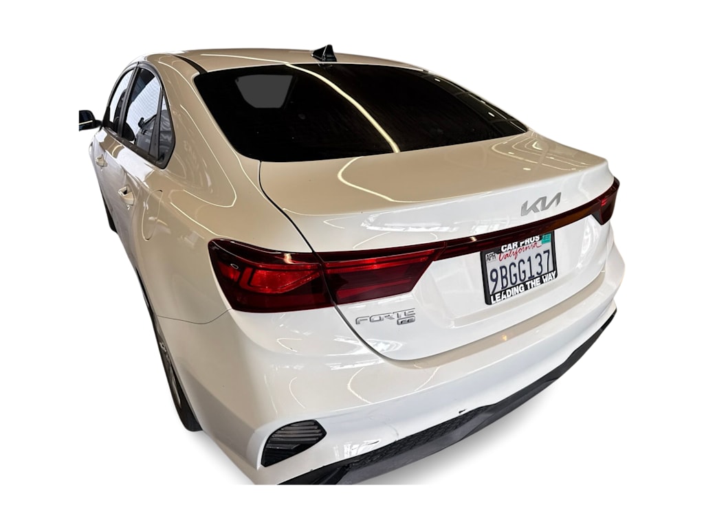 Thumbnail: 2022 Kia Forte - 4