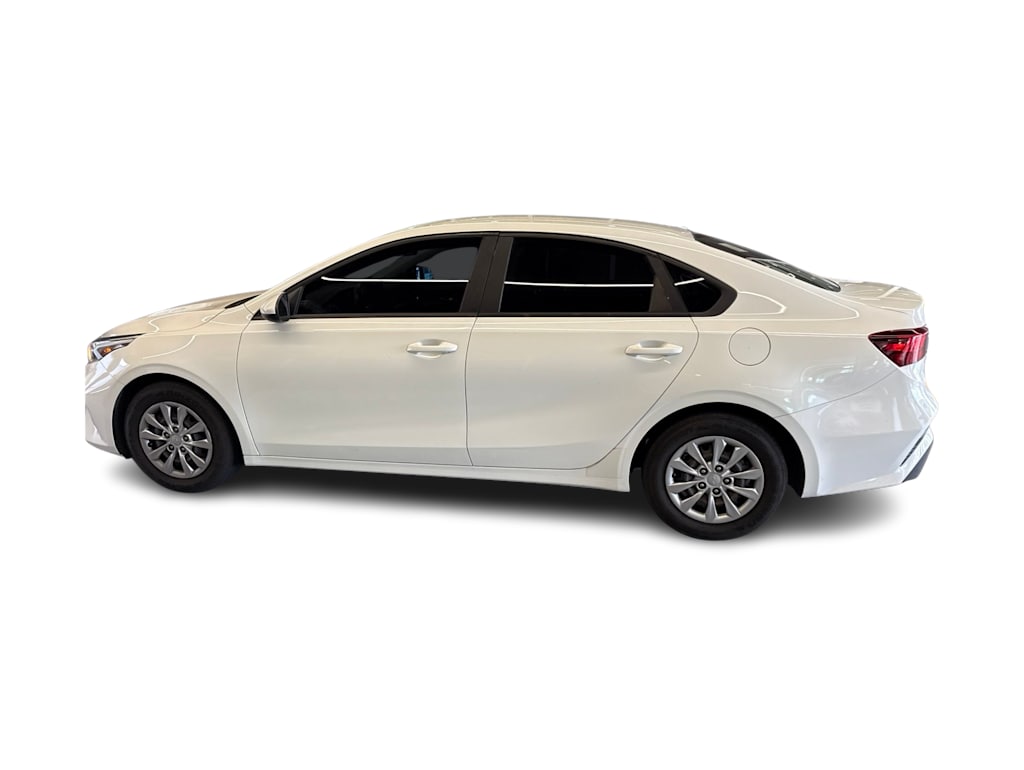 Thumbnail: 2022 Kia Forte - 3