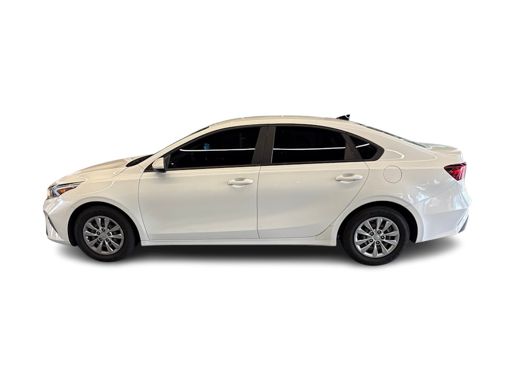 Thumbnail: 2022 Kia Forte - 22