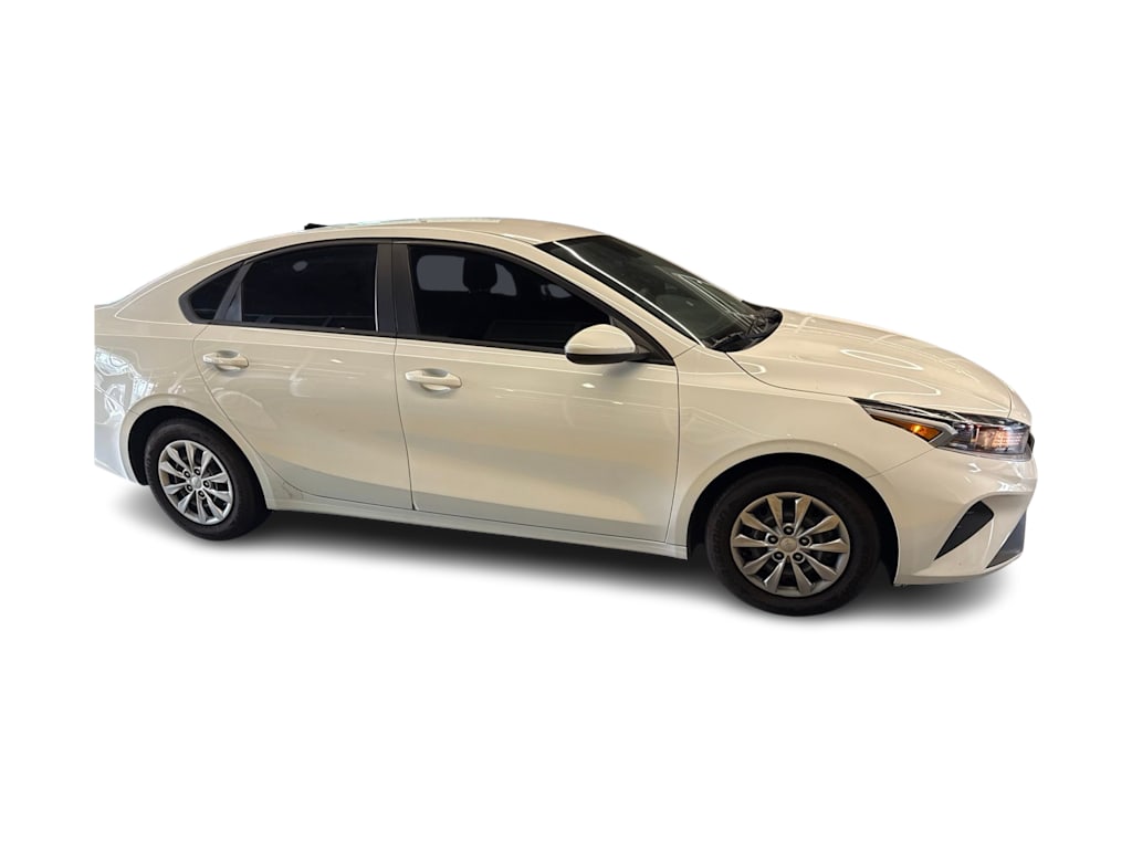 Thumbnail: 2022 Kia Forte - 14