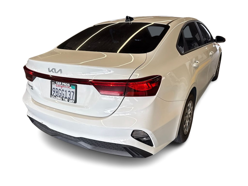 Thumbnail: 2022 Kia Forte - 18