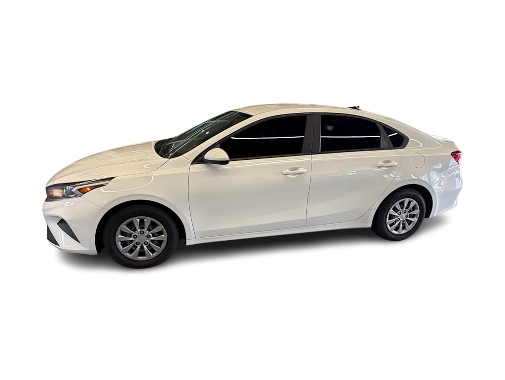 Thumbnail: 2022 Kia Forte - 23