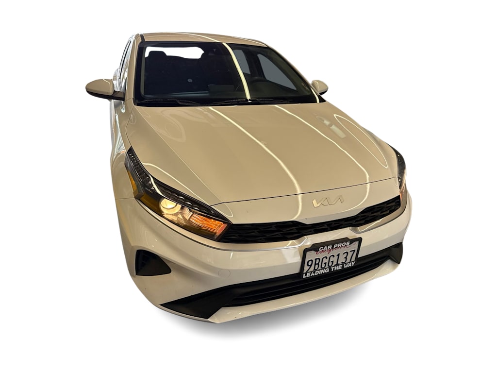 Thumbnail: 2022 Kia Forte - 12