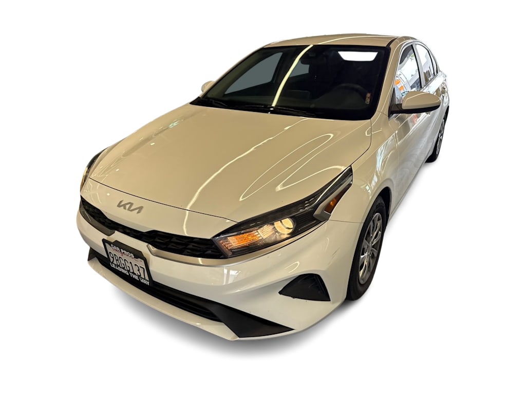 Thumbnail: 2022 Kia Forte - 8
