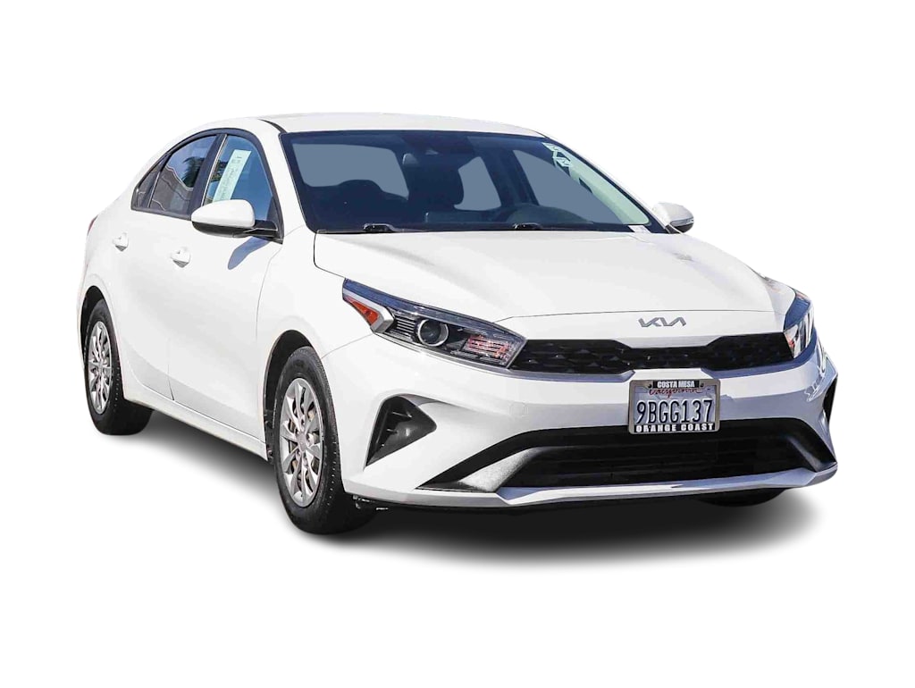 Thumbnail: 2022 Kia Forte - 17