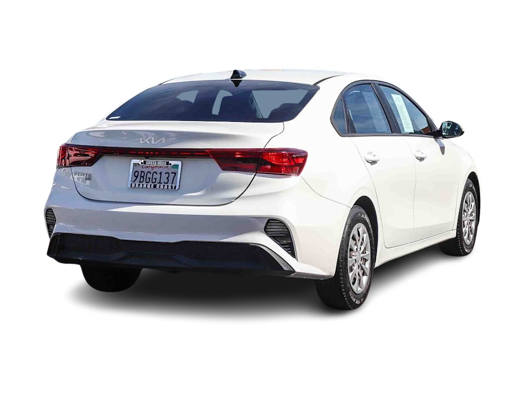 Thumbnail: 2022 Kia Forte - 18