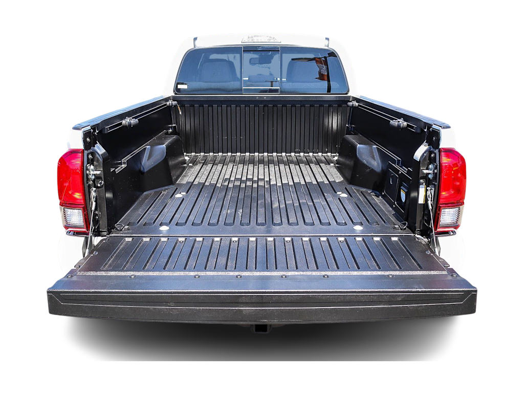 Thumbnail: 2019 Toyota Tacoma - 15