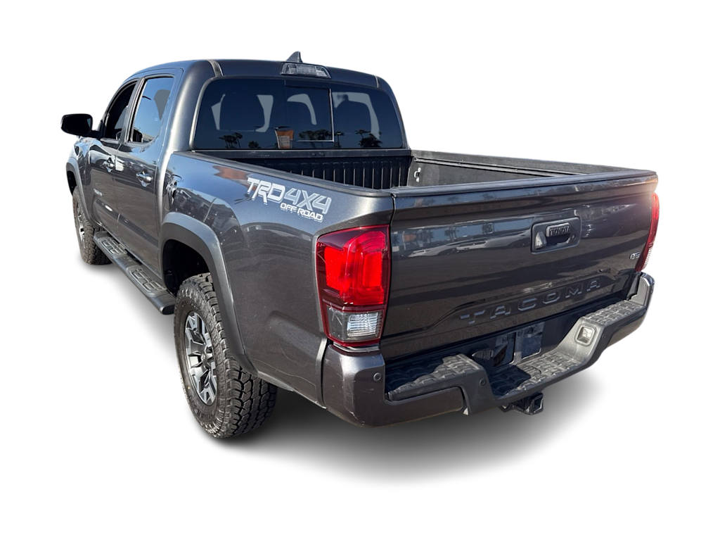 Thumbnail: 2019 Toyota Tacoma - 4