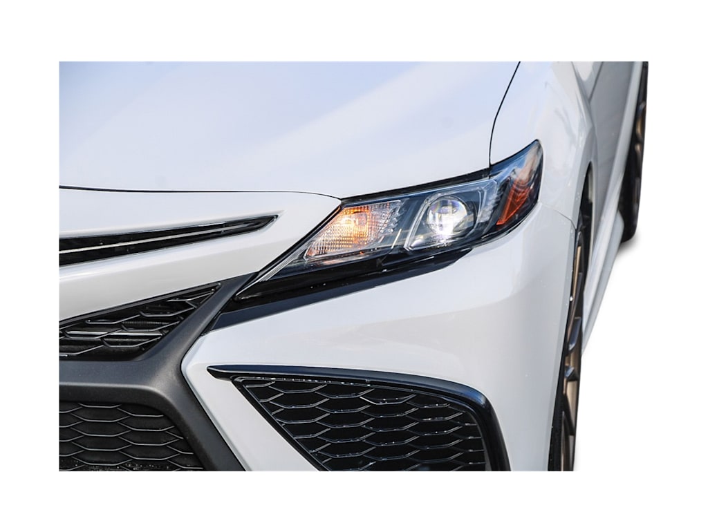 2023 Toyota Camry SE 18