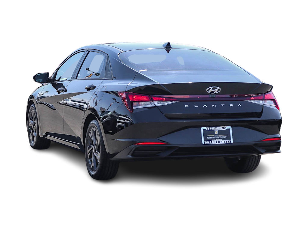 Thumbnail: 2022 Hyundai Elantra - 3