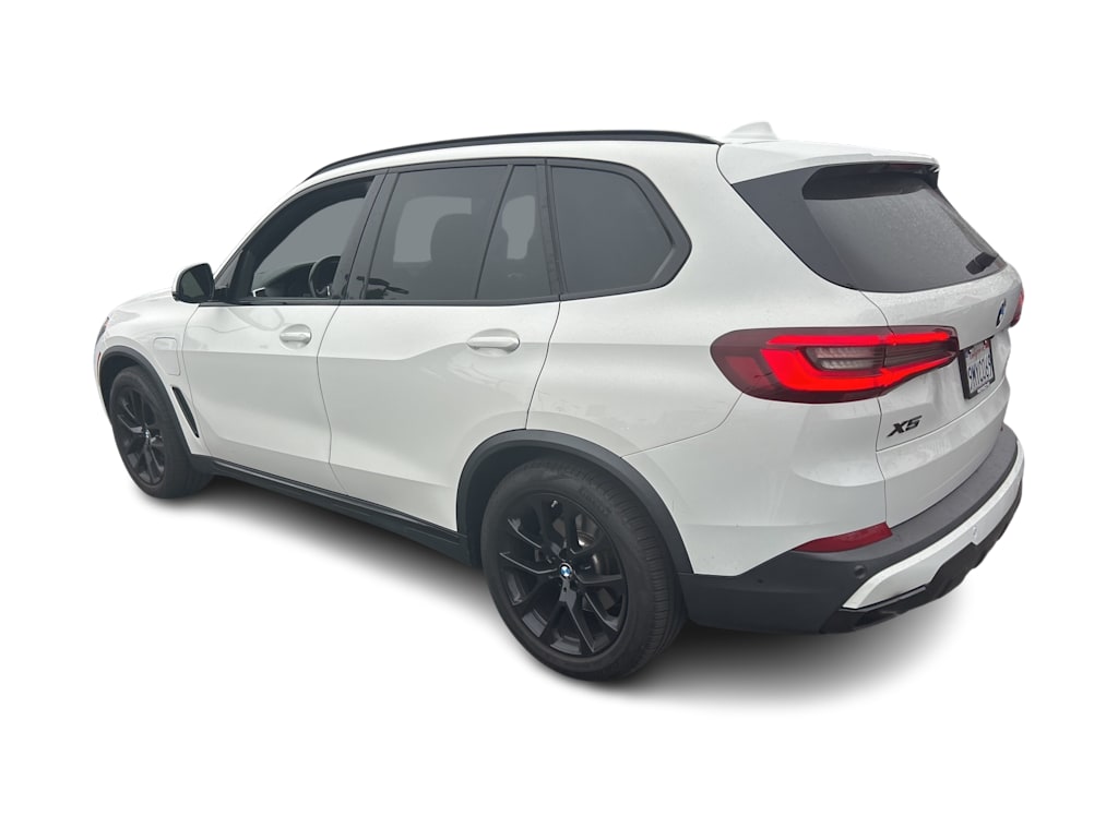Thumbnail: 2021 BMW X5 - 3