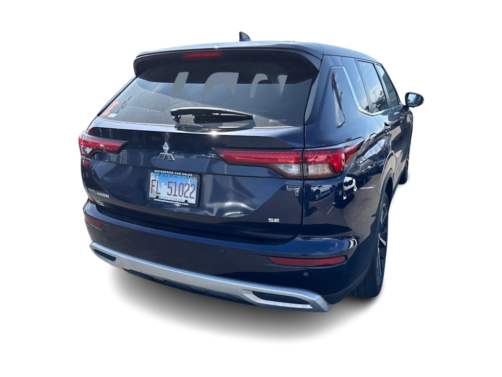 Thumbnail: 2023 Mitsubishi Outlander - 18
