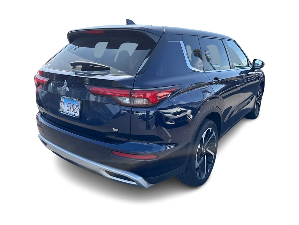 Thumbnail: 2023 Mitsubishi Outlander - 17