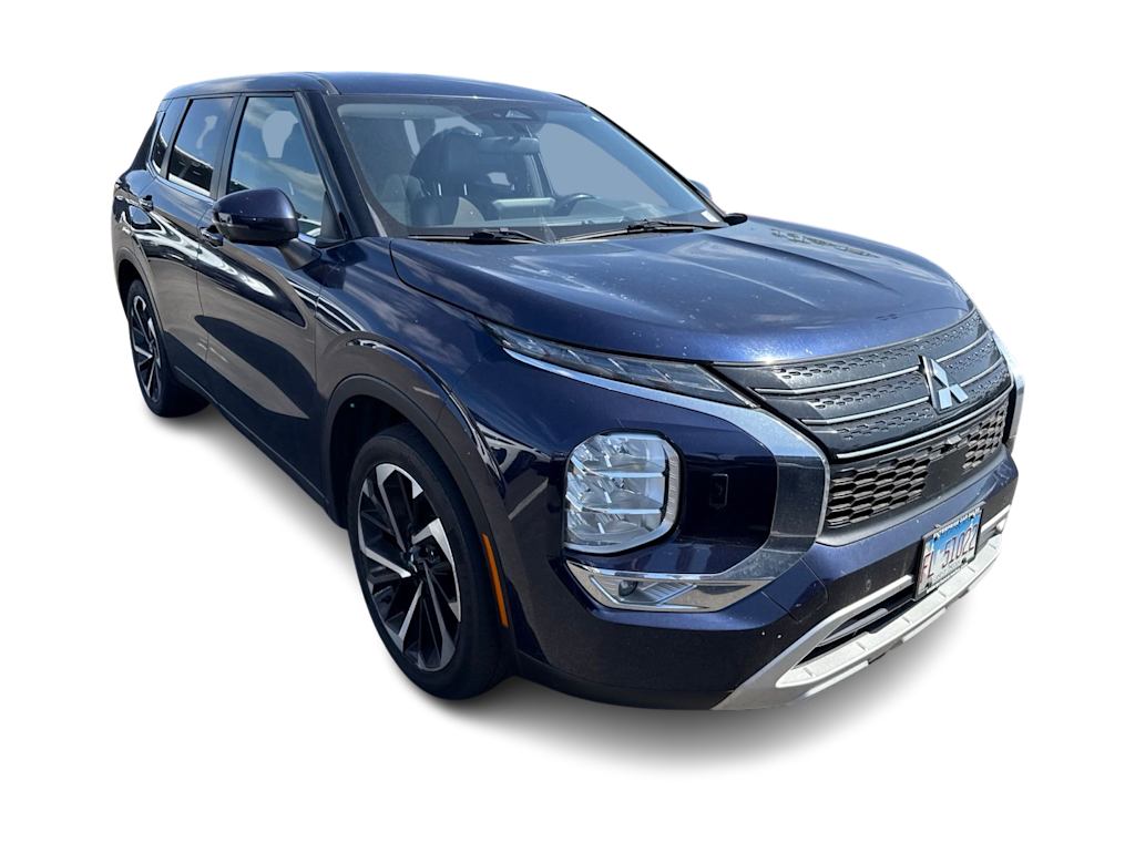 Thumbnail: 2023 Mitsubishi Outlander - 13