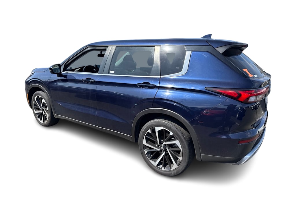 Thumbnail: 2023 Mitsubishi Outlander - 23