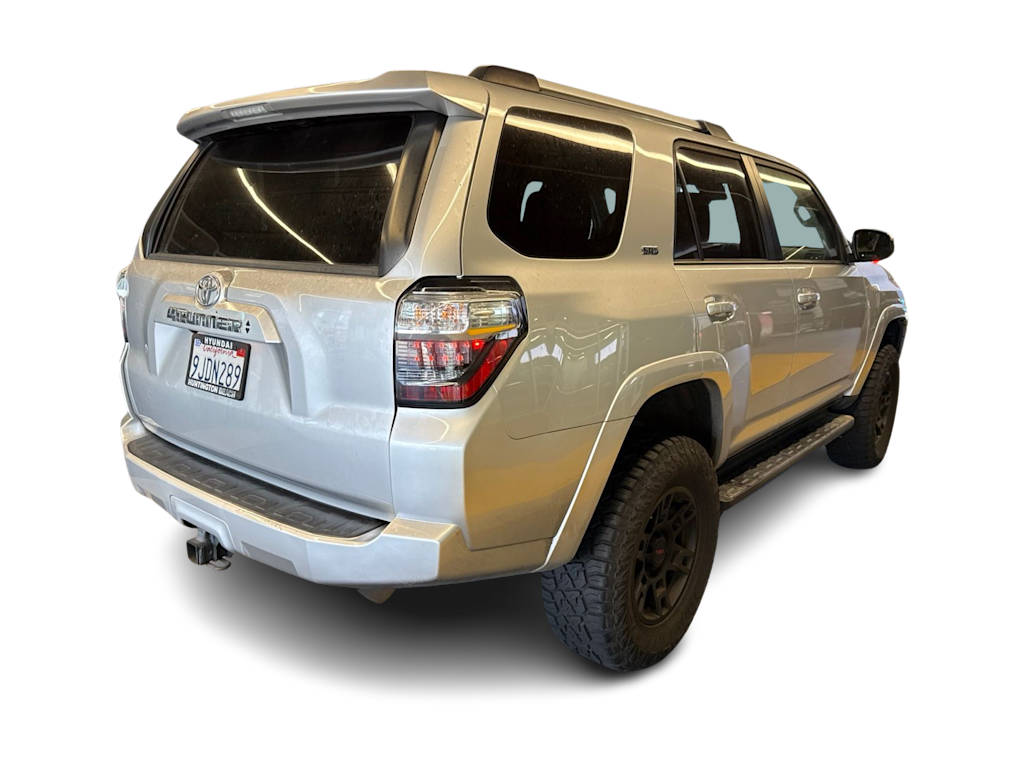Thumbnail: 2021 Toyota 4Runner - 17