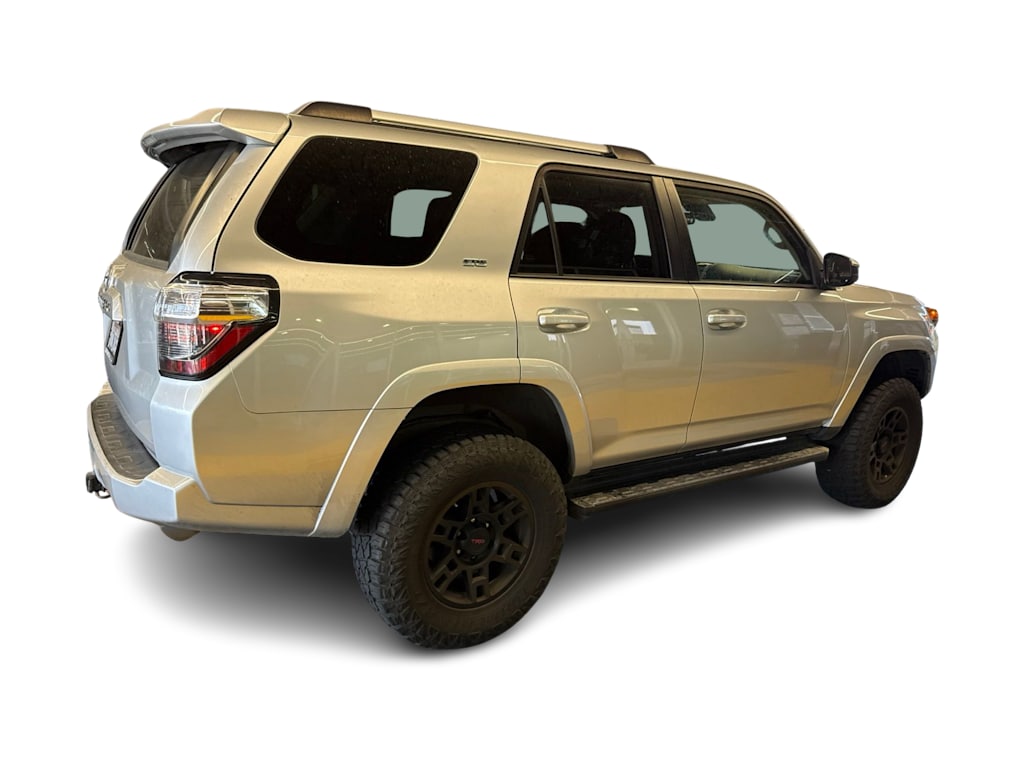 Thumbnail: 2021 Toyota 4Runner - 16