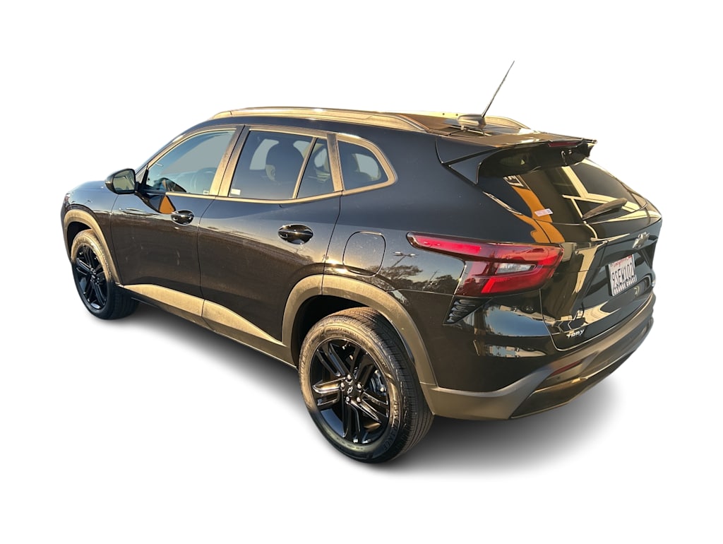 Thumbnail: 2025 Chevrolet Trax - 3