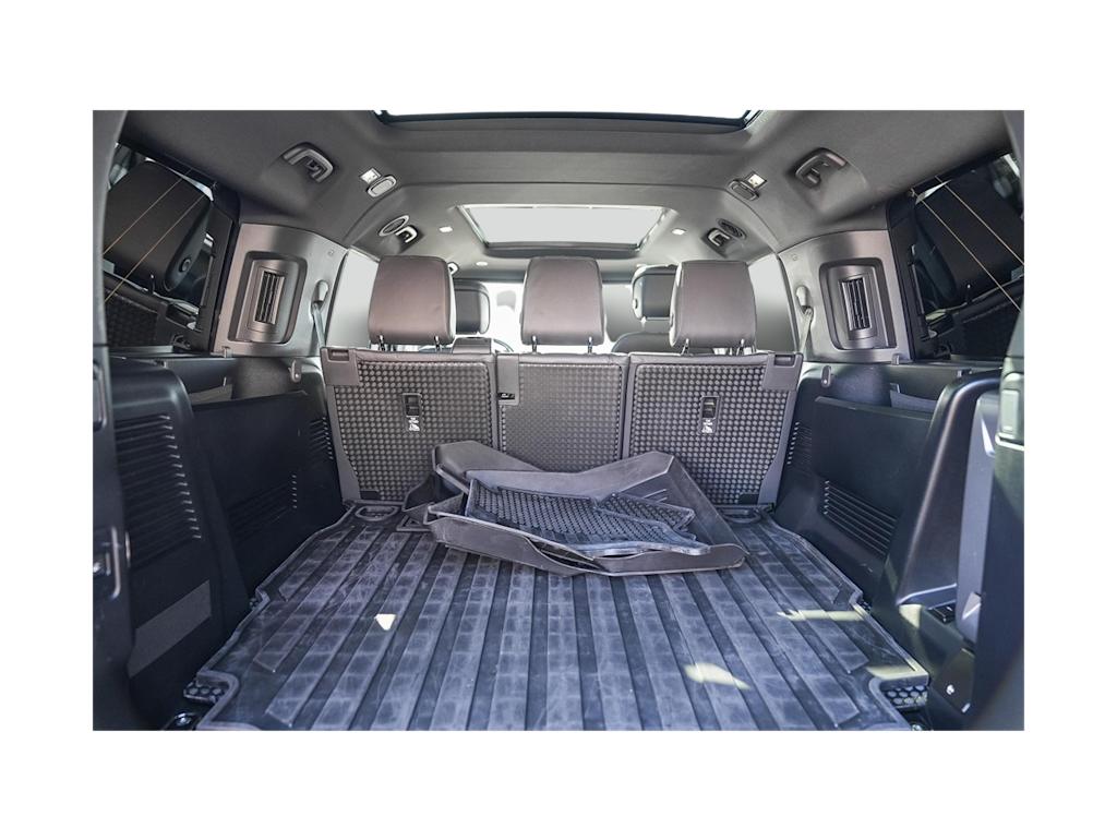 2024 Land Rover Defender 130 11