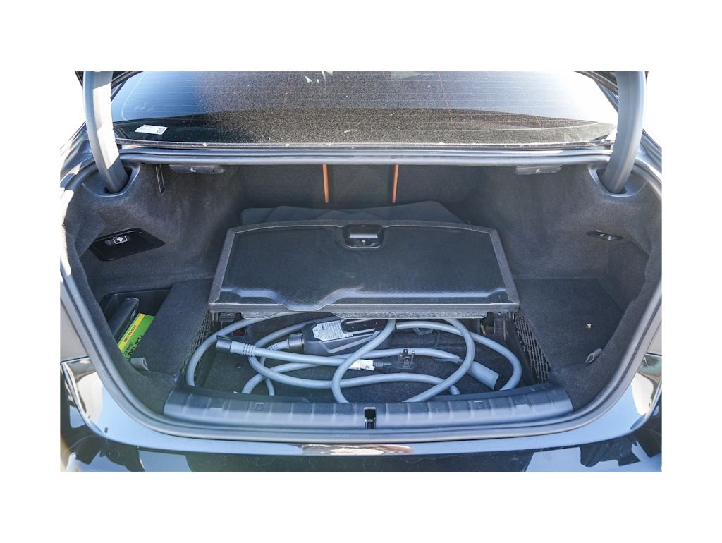 Thumbnail: 2023 BMW 5 Series - 16