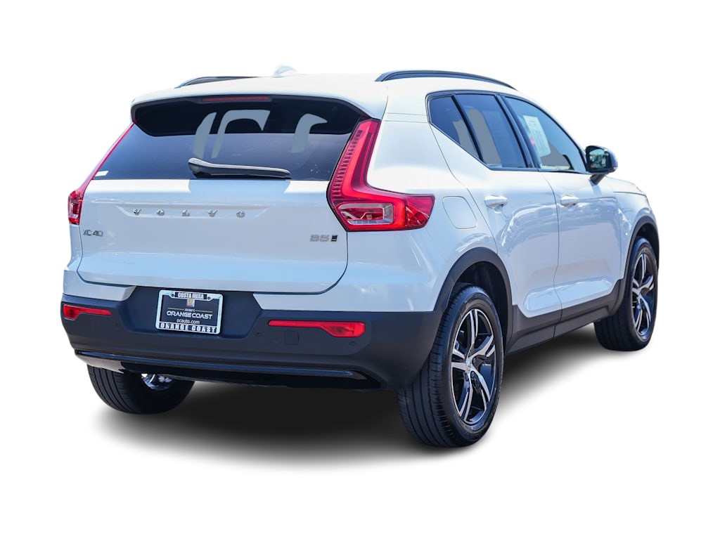 Thumbnail: 2024 Volvo XC40 - 19