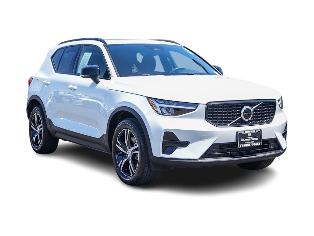 Thumbnail: 2024 Volvo XC40 - 16