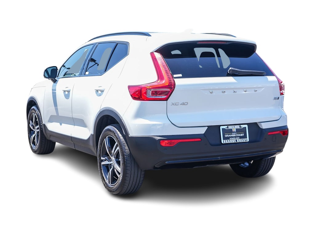 Thumbnail: 2024 Volvo XC40 - 3