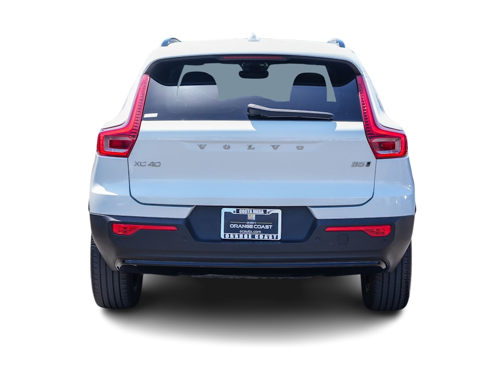 Thumbnail: 2024 Volvo XC40 - 4