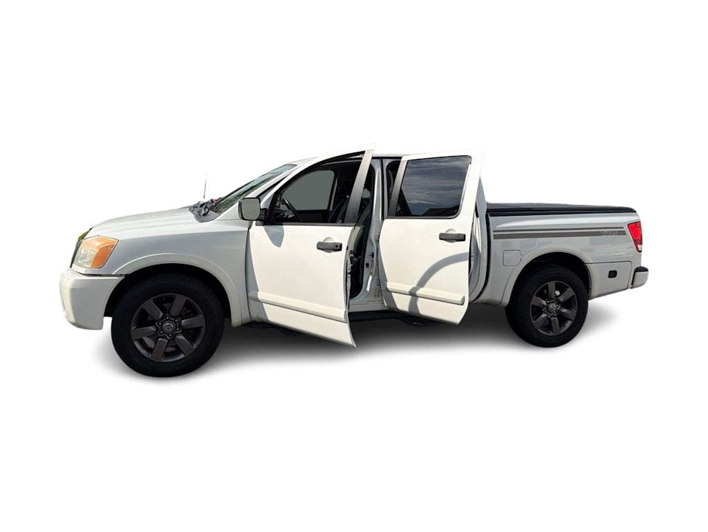 Thumbnail: 2012 Nissan Titan - 21