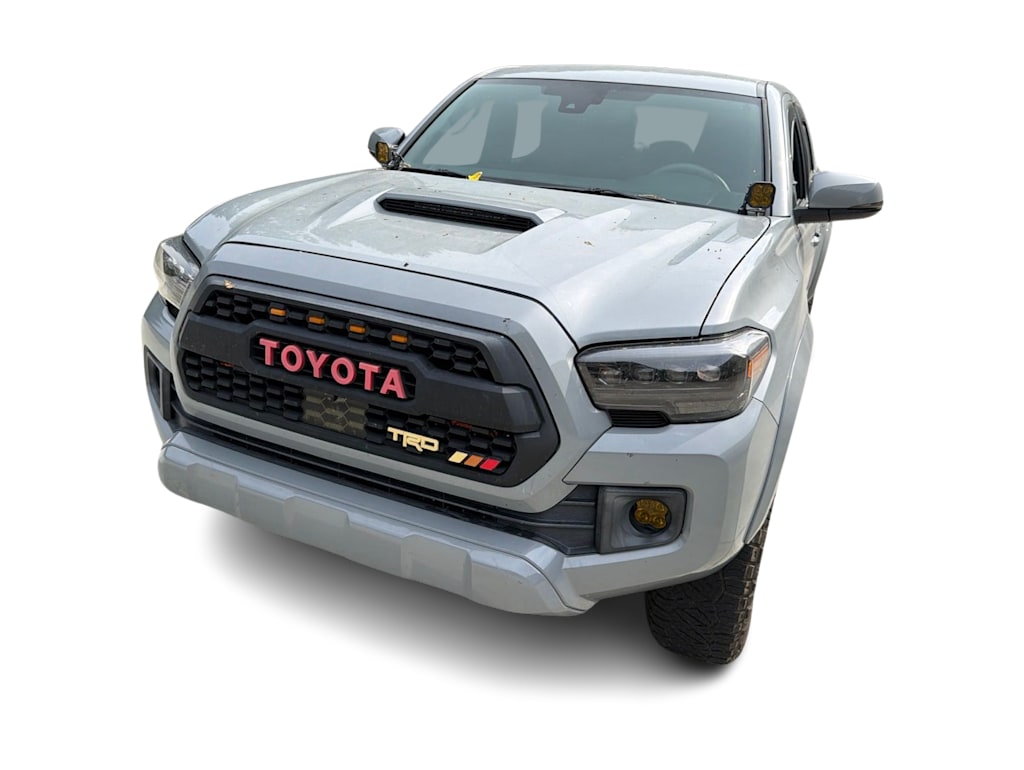 Thumbnail: 2018 Toyota Tacoma - 6