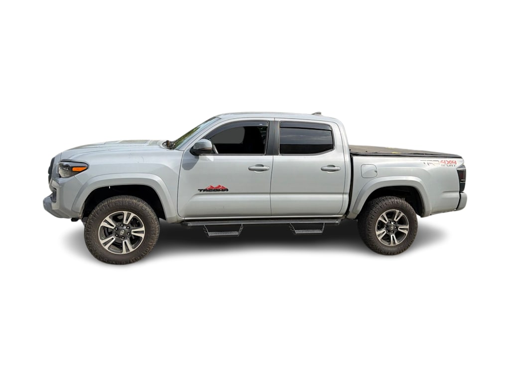 Thumbnail: 2018 Toyota Tacoma - 15