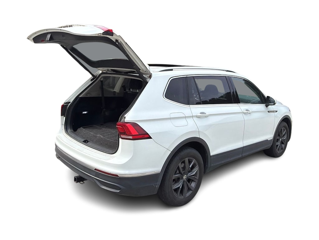 Thumbnail: 2022 Volkswagen Tiguan - 17