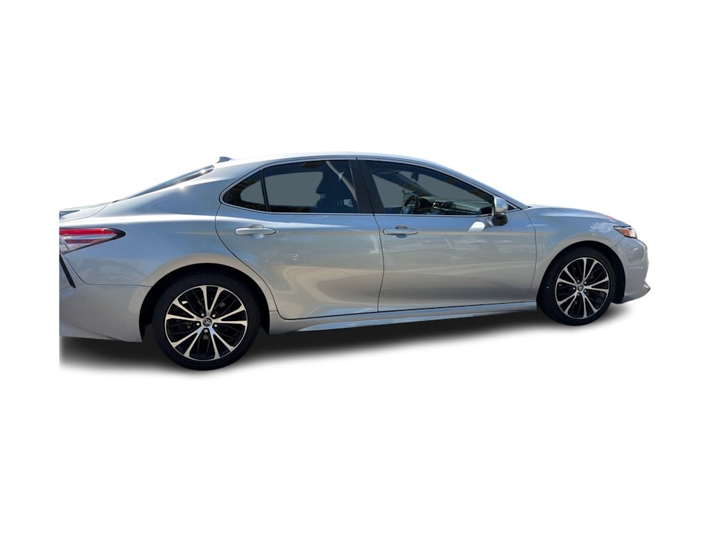 Thumbnail: 2019 Toyota Camry - 18