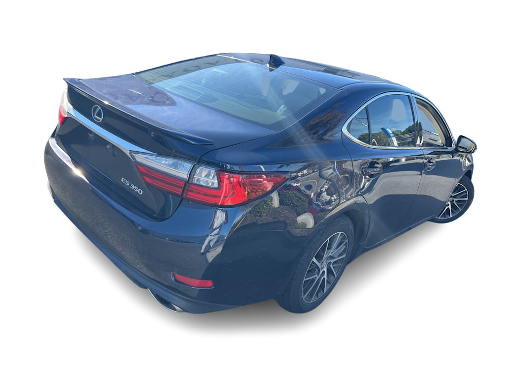 Thumbnail: 2017 Lexus ES - 16