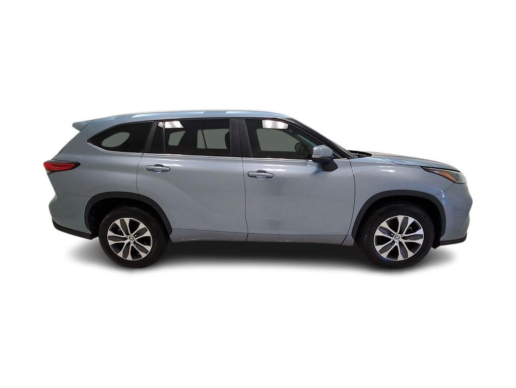 Thumbnail: 2023 Toyota Highlander - 29