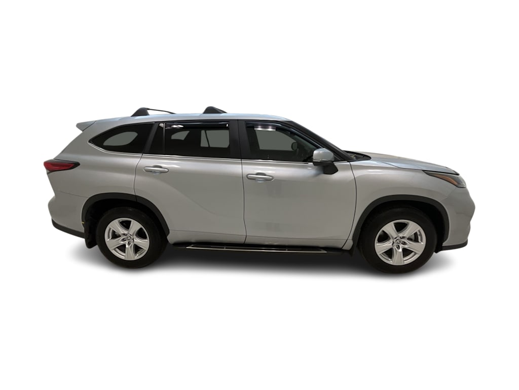 Thumbnail: 2023 Toyota Highlander - 26