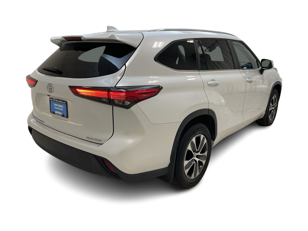 Thumbnail: 2023 Toyota Highlander - 29