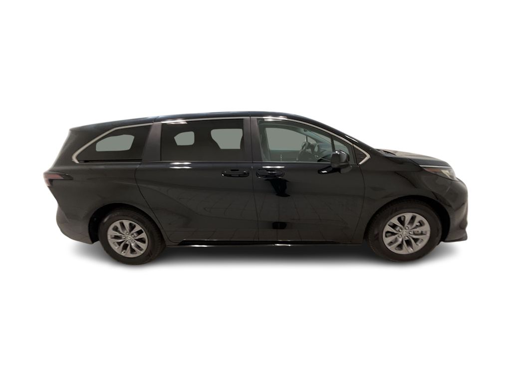Thumbnail: 2023 Toyota Sienna - 25