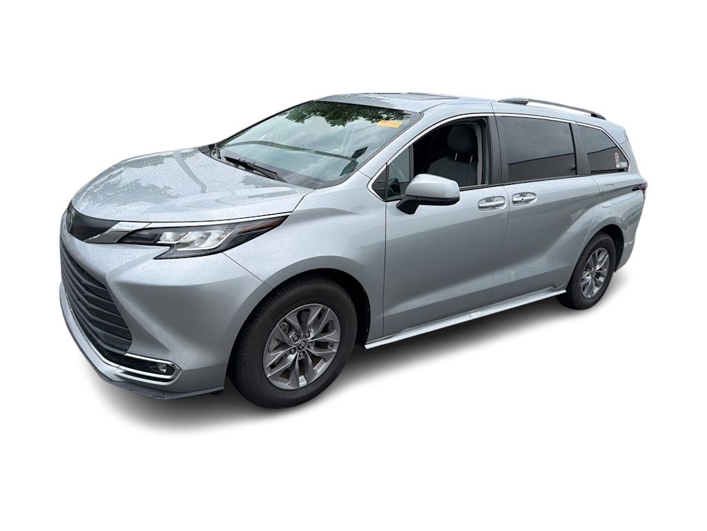 Thumbnail: 2023 Toyota Sienna - 13
