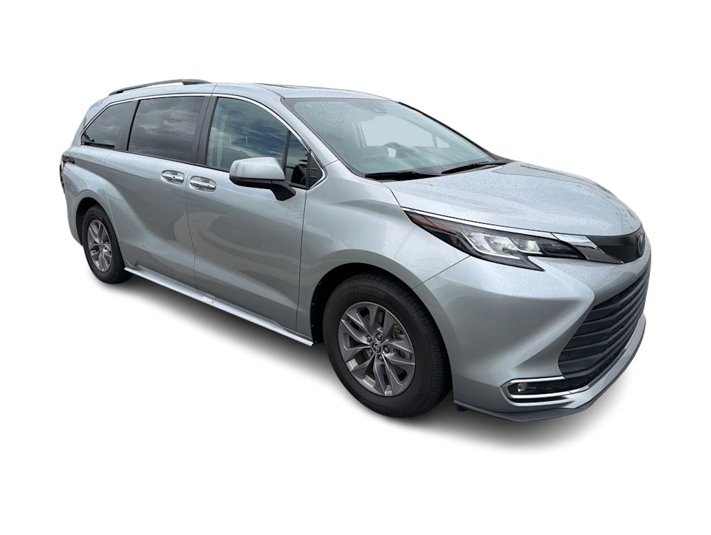 Thumbnail: 2023 Toyota Sienna - 18