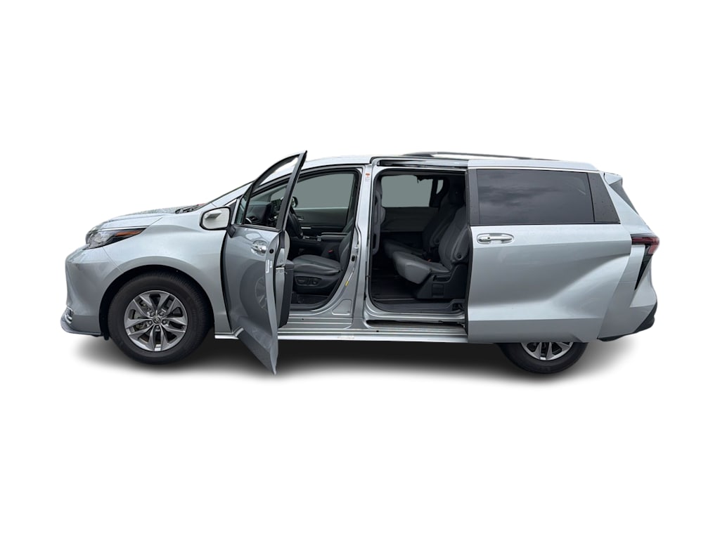 Thumbnail: 2023 Toyota Sienna - 22
