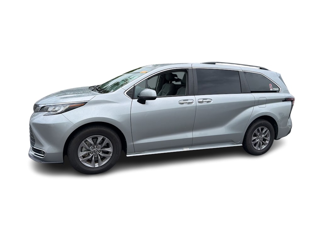 Thumbnail: 2023 Toyota Sienna - 2