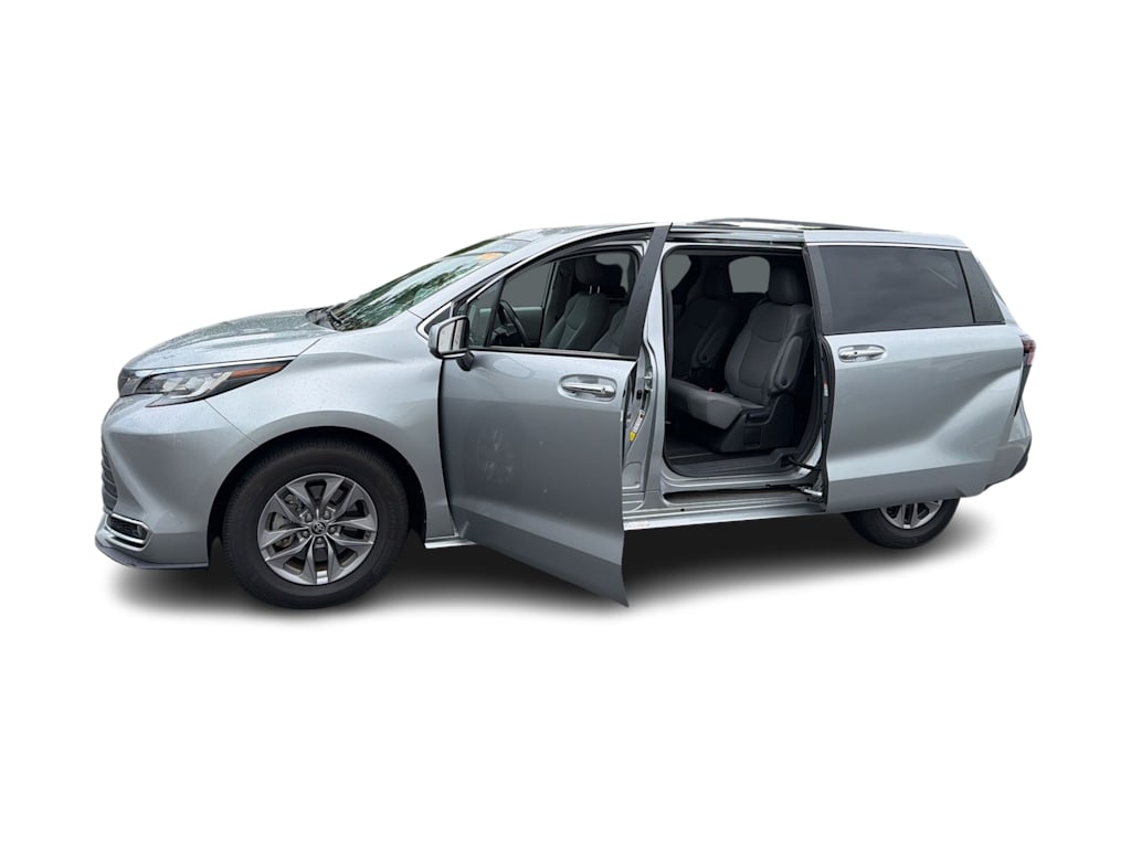 Thumbnail: 2023 Toyota Sienna - 21
