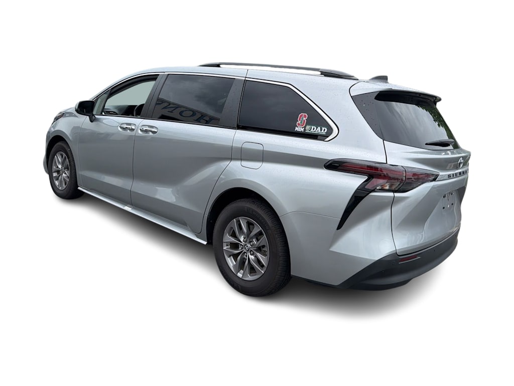 Thumbnail: 2023 Toyota Sienna - 3