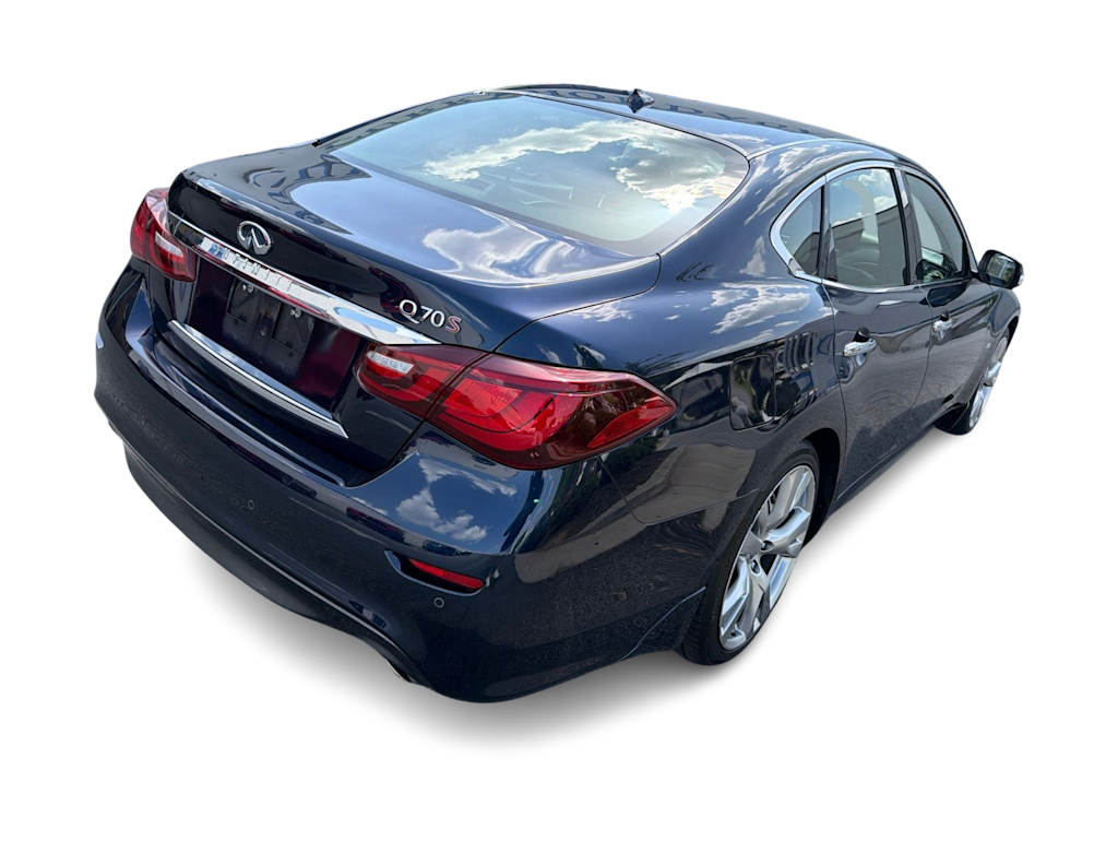 Thumbnail: 2017 INFINITI Q70 - 16