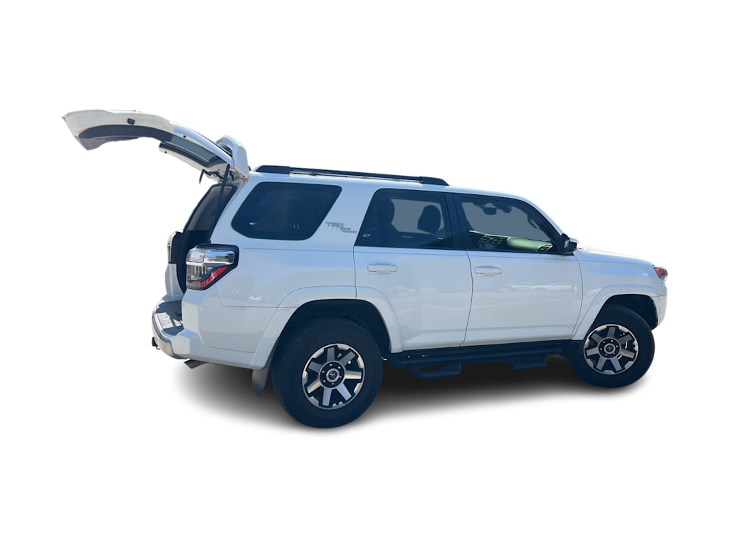 Thumbnail: 2021 Toyota 4Runner - 17